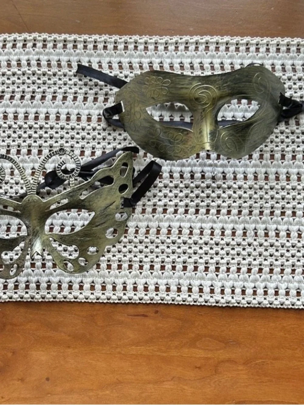Gold Butterfly and Venetian Mask Set Easy Tie Ribbons Resin Plastic Comfortable
